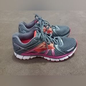Brooks Adrenaline GTS 17